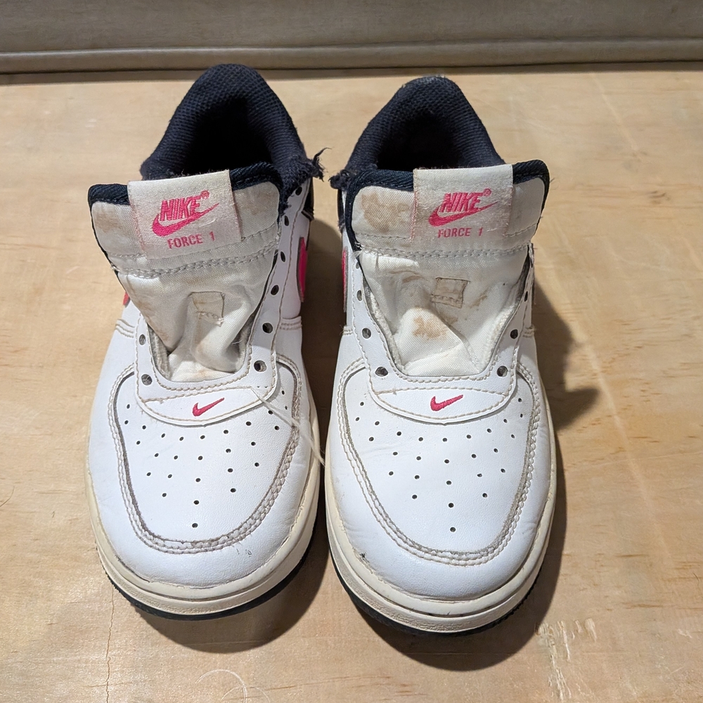 Nike Kids Force 1 White and Pink Sneakers